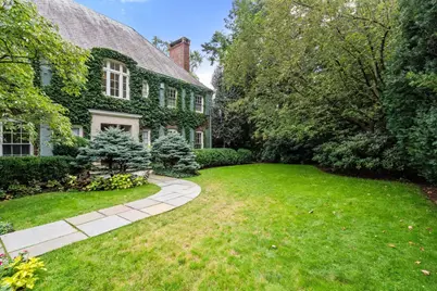 188 Heath St, Brookline, MA 02467 - Photo 2