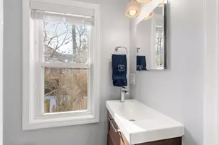 25 Monmouth St, Boston, MA 02128 - Photo 10