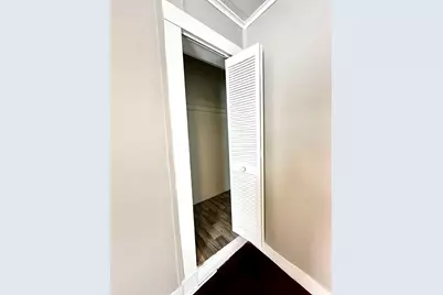 56 Clinton Ave #2R, Holyoke, MA 01040 - Photo 8