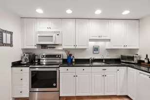 85 Grove St, Wellesley, MA 02482 - Photo 14