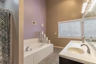 411 Captain Eames Cir, Ashland, MA 01721 - Photo 4