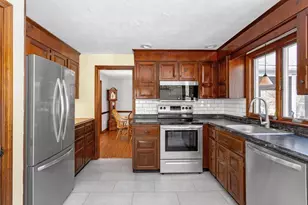 75 Jordan Rd, Franklin, MA 02038 - Photo 2
