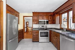 75 Jordan Rd, Franklin, MA 02038 - Photo 2