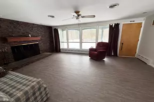 1090 Pleasant St, Paxton, MA 01612 - Photo 4