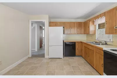 45 Alpha St, Dartmouth, MA 02747 - Photo 4