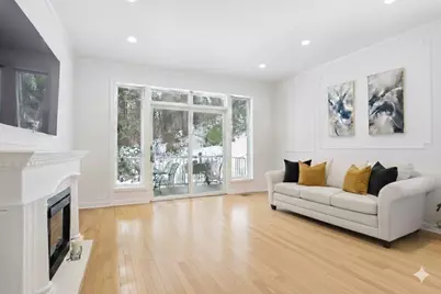 921 Sherwood Forest Ln #921, Saugus, MA 01906 - Photo 2