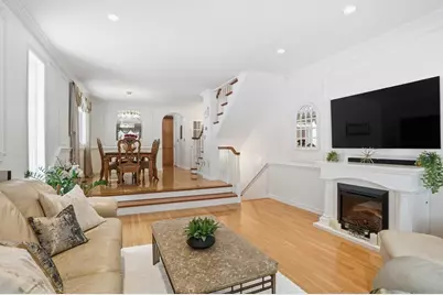 921 Sherwood Forest Ln #921, Saugus, MA 01906 - Photo 8