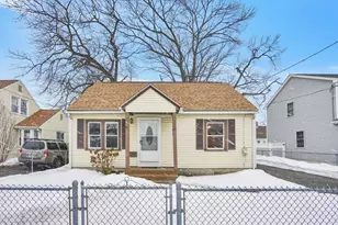 33 Drexel St, Springfield, MA 01104 - Photo 2