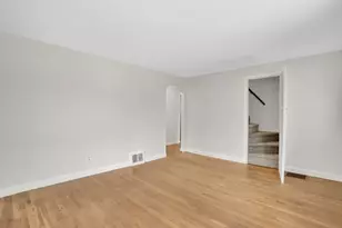 33 Drexel St, Springfield, MA 01104 - Photo 12