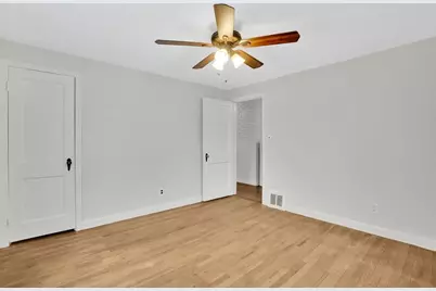 33 Drexel St, Springfield, MA 01104 - Photo 14