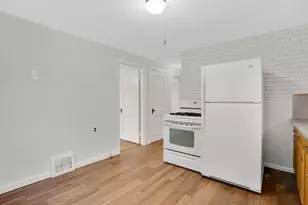 33 Drexel St, Springfield, MA 01104 - Photo 8