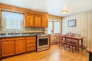 132 Poplar St, Greenfield, MA 01301 - Photo 6