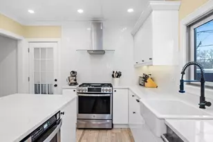 29 Commonwealth Rd, Watertown, MA 02472 - Photo 4