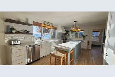 11 Harrison Ct, Westport, MA 02790 - Photo 8