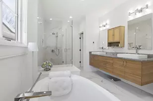 39 Verndale St, Brookline, MA 02446 - Photo 14