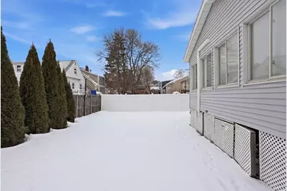 41 Vogel St, Boston, MA 02132 - Photo 32