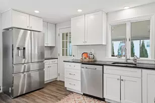 41 Vogel St, Boston, MA 02132 - Photo 10