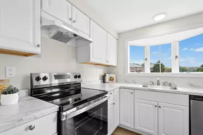 7 Mayberry Dr #H, Westborough, MA 01581 - Photo 12