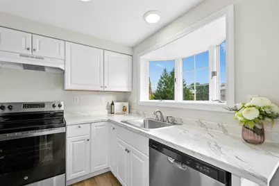 7 Mayberry Dr #H, Westborough, MA 01581 - Photo 14