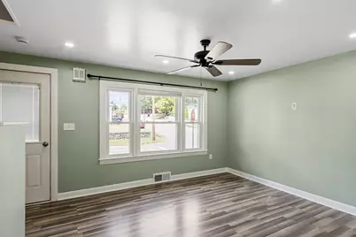 257 Spruce St, Leominster, MA 01453 - Photo 6