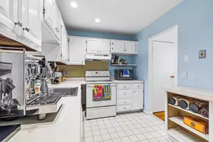 55 Staffordshire Ln, Concord, MA 01742 - Photo 2