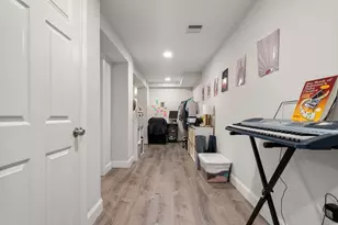 564 E 5th St, Boston, MA 02127 - Photo 16