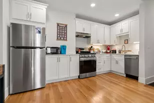 564 E 5th St, Boston, MA 02127 - Photo 6