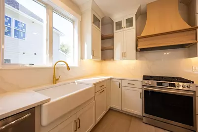 49 Thomas Mann Circle #29, Norfolk, MA 02056 - Photo 2