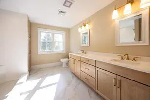 49 Thomas Mann Cir, Norfolk, MA 02056 - Photo 4