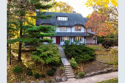 282 Buckminster Rd, Brookline, MA 02445 - Photo 2