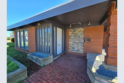 54 Winthrop St, Taunton, MA 02780 - Photo 2