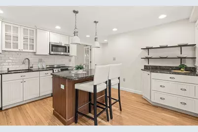 15 Kent Sq, Brookline, MA 02446 - Photo 8