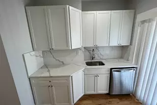 372 Oxford St, Somerville, MA 02144 - Photo 8