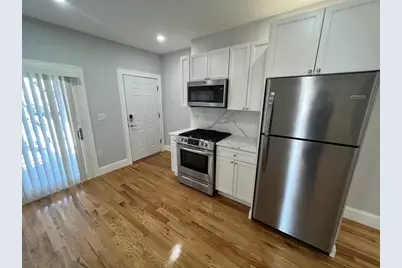 372 Oxford St #6, Somerville, MA 02144 - Photo 4