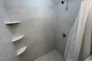 372 Oxford St, Somerville, MA 02144 - Photo 16