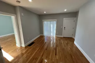 372 Oxford St, Somerville, MA 02144 - Photo 4