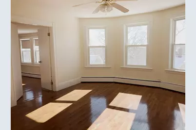 113 Ashland St #N/A, Melrose, MA 02176 - Photo 2