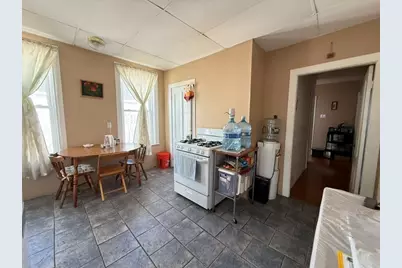 59 Myrtle St, Medford, MA 02155 - Photo 14