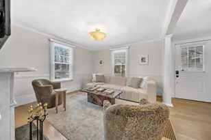 266 Langley Rd, Newton, MA 02459 - Photo 4