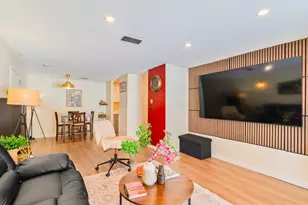 602 Franklin Crossing Rd, Franklin, MA 02038 - Photo 4