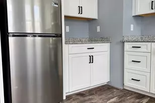 23 Trafalgar Sq, Barre, MA 01005 - Photo 6