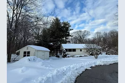 8 Sycamore Cir, Millbury, MA 01527 - Photo 6