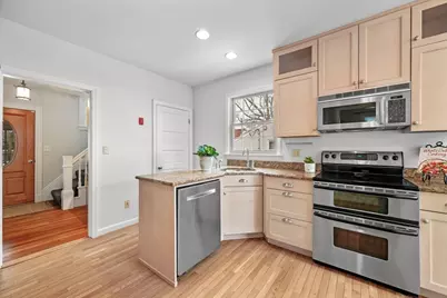 22 Hemenway Rd, Swampscott, MA 01907 - Photo 16