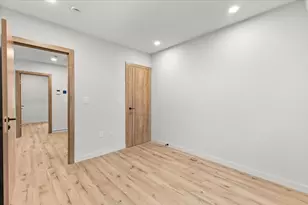 653 E 7th, Boston, MA 02127 - Photo 12