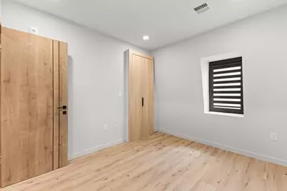 653 E 7th #3, Boston, MA 02127 - Photo 16