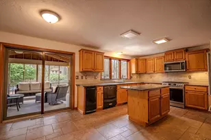 1 Ashley Cir, Easthampton, MA 01027 - Photo 10