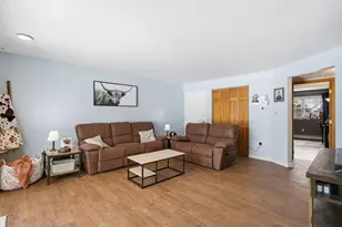 78 Edgelawn Ave, North Andover, MA 01845 - Photo 4