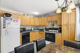 78 Edgelawn Ave, North Andover, MA 01845 - Photo 8