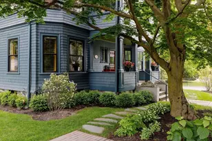 21 Walnut St, Watertown, MA 02472 - Photo 2