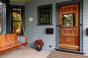 21 Walnut St, Watertown, MA 02472 - Photo 4